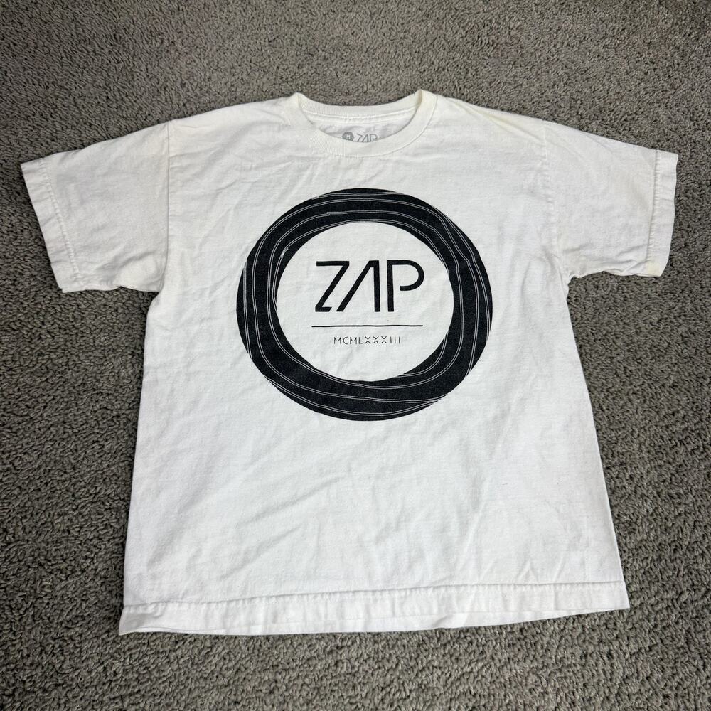 ZAP Shirt Mens Medium White Circle Logo Graphic Tee Top 1983 MCMLXXXIII Tagless